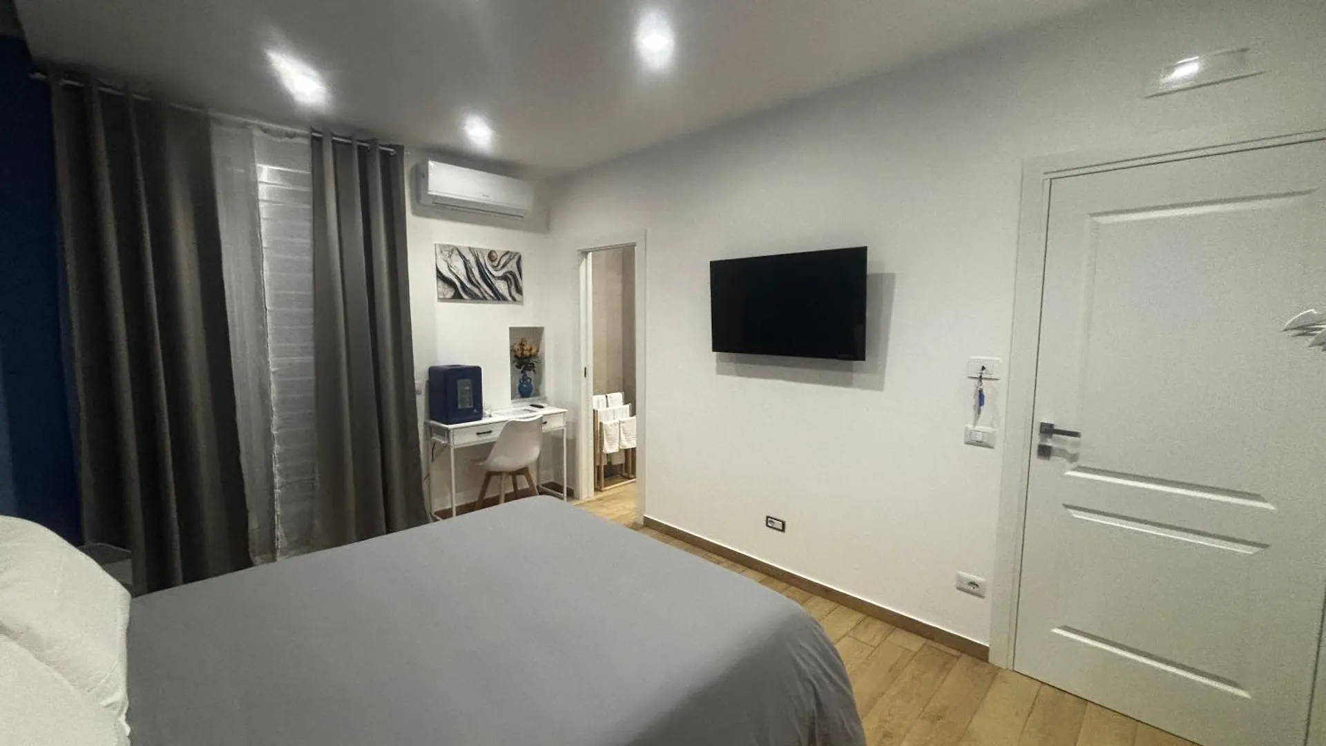 Bed & Breakfast Engi Rooms - Marino Naples Italy